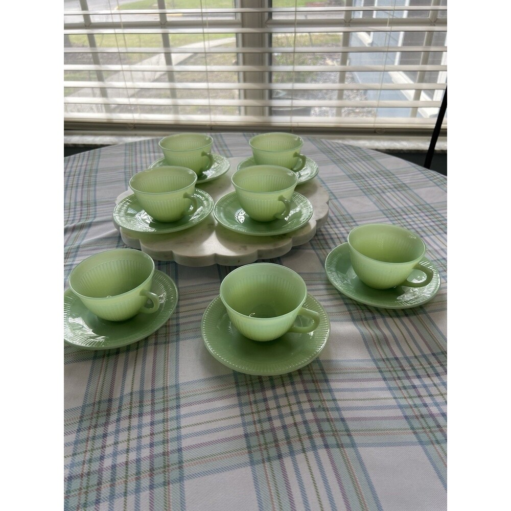 VTG Jadeite Fire King 14 Piece Cup/Saucer Set EUC Excellent Condition USA Made